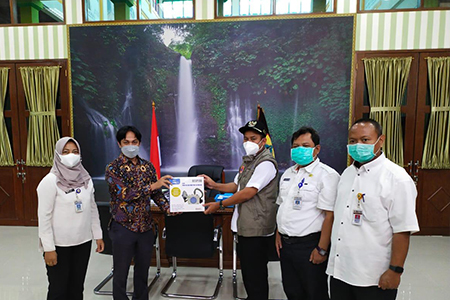 Bupati Kabupaten Pemalang Hadiri Penyerahan Alat PAPR Dari UAI